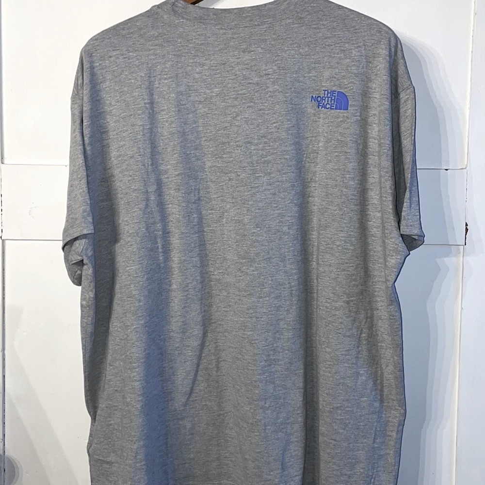 The North Face Places We Love Gray T-shirt Casual Shirt Outdoor Activewear New - Picture 5 of 5